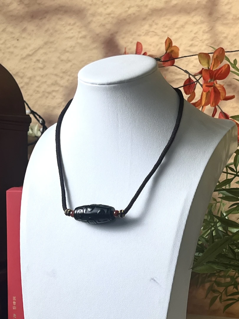 翳珀九眼吊坠项链颈饰设计款男女款