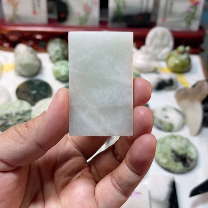 独山玉未镶嵌颈饰