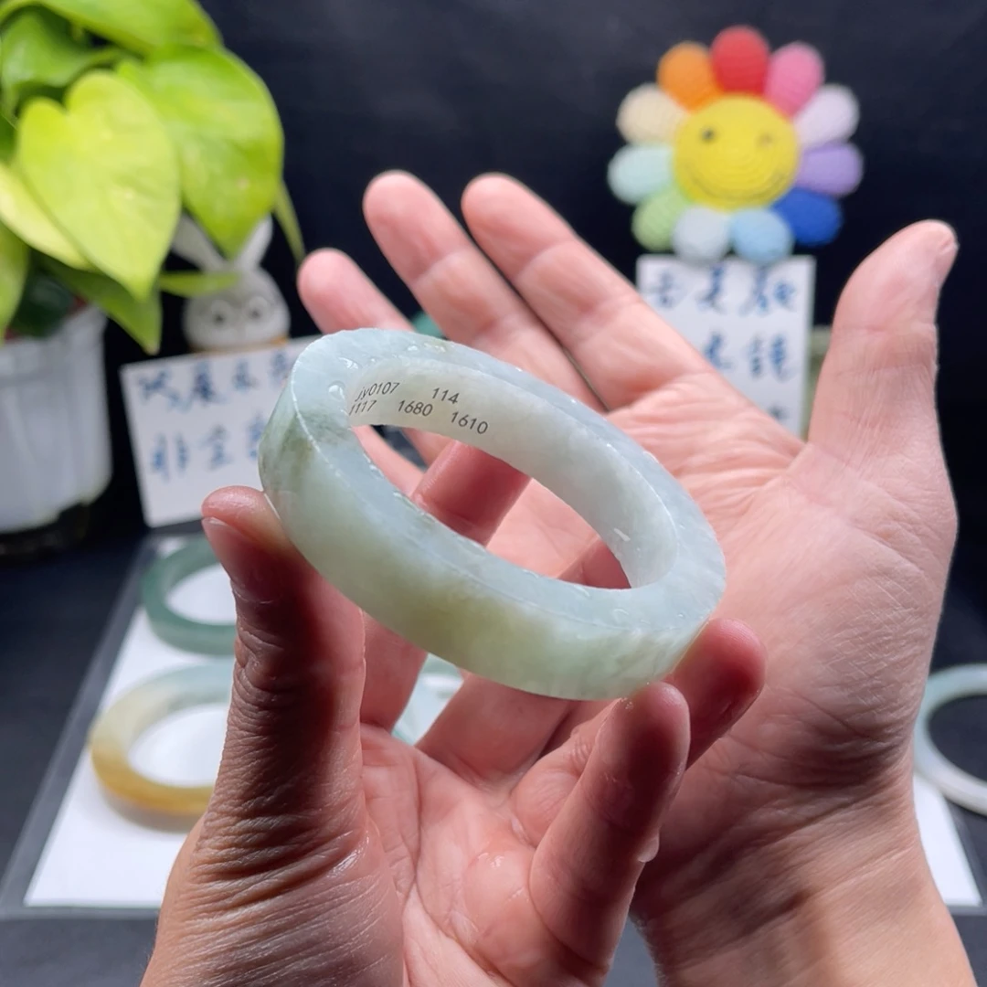 【闪购商品】定制翡翠55-57正圈未镶嵌手镯