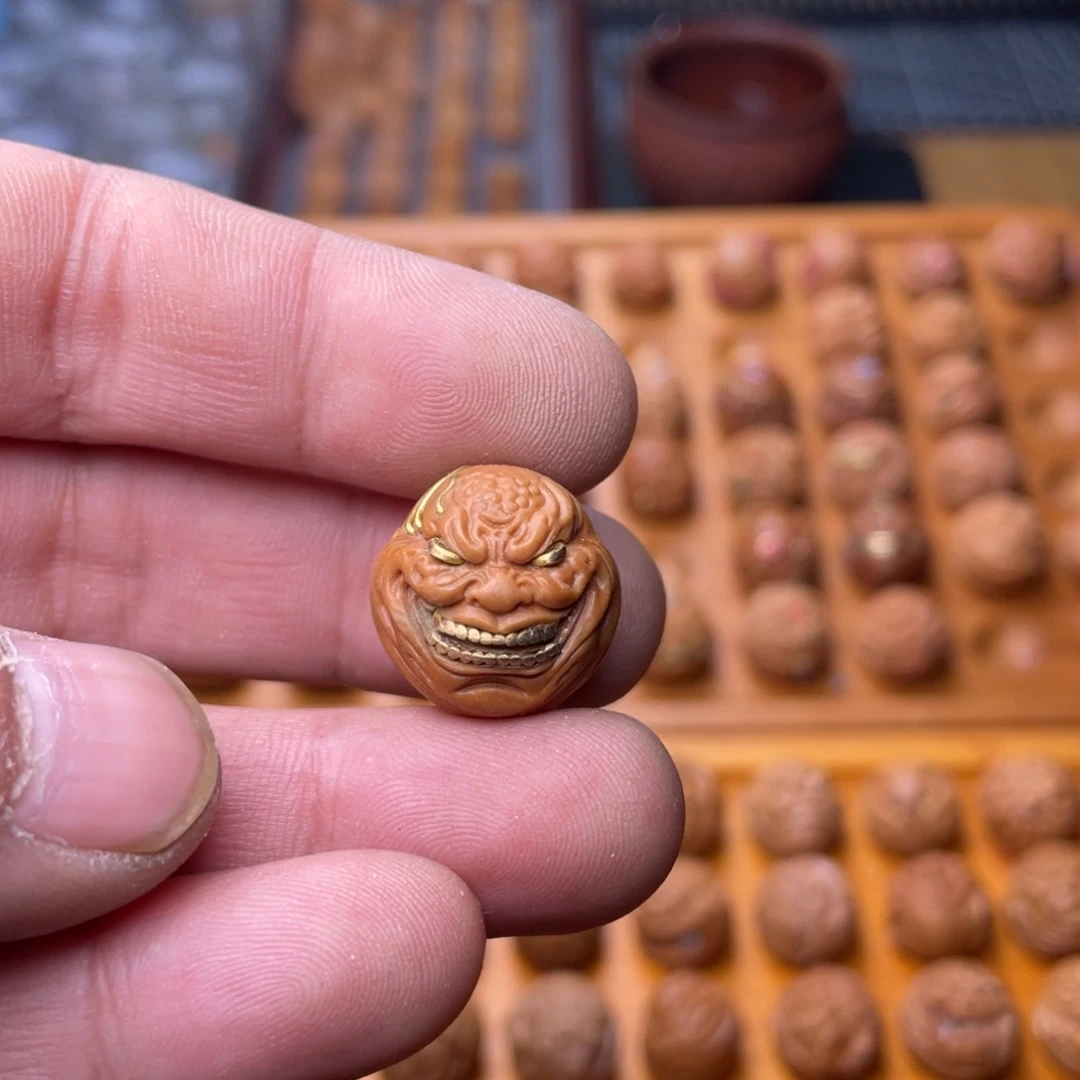 人***戏猴头核桃吊坠猴头核桃满牙恶僧