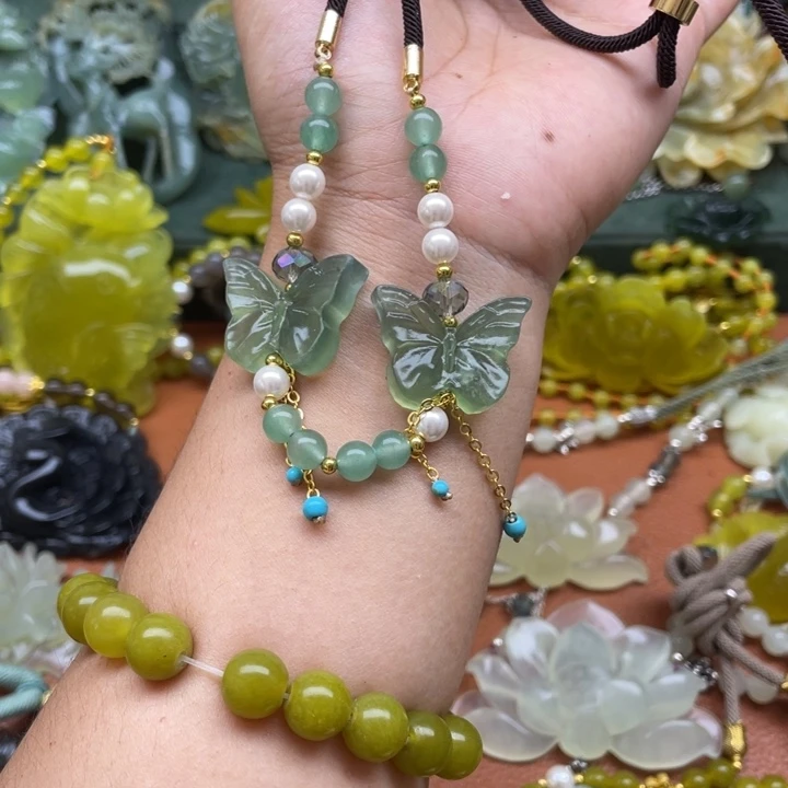 蛇纹石玉未镶嵌颈饰