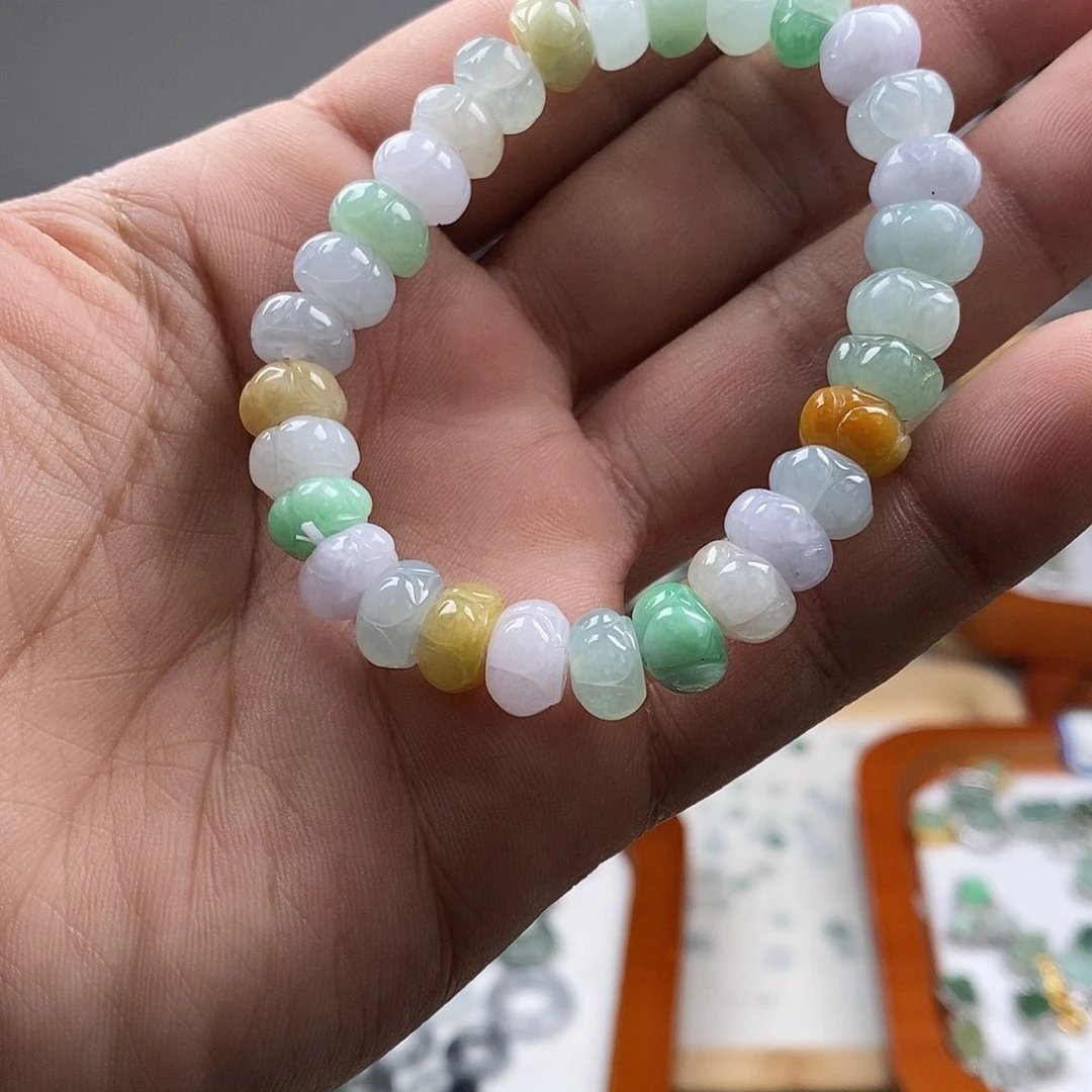 翡翠颈饰未镶嵌莲花手串