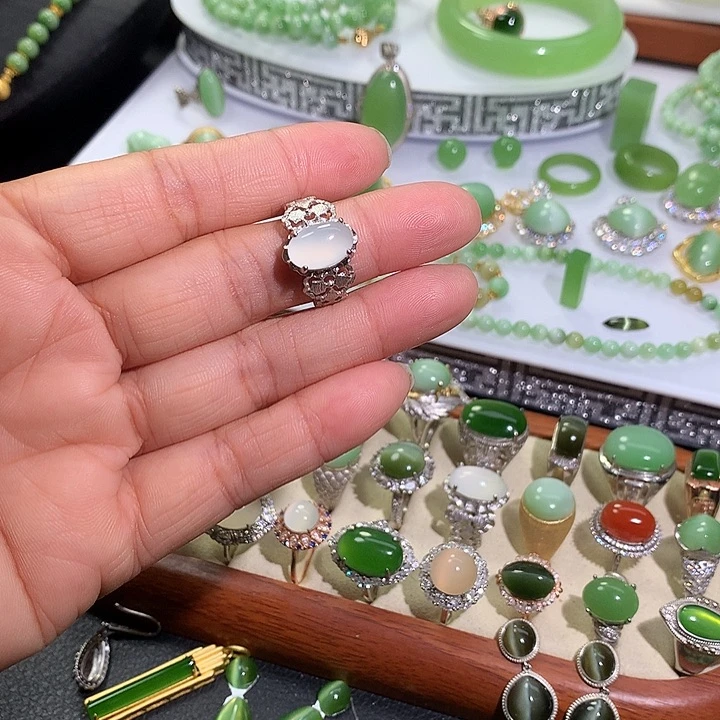 银S925镶嵌戒指和田玉（白玉）