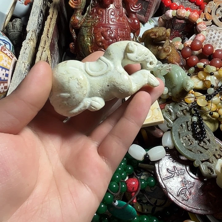 和田玉未镶嵌挂件玉器回流旧藏