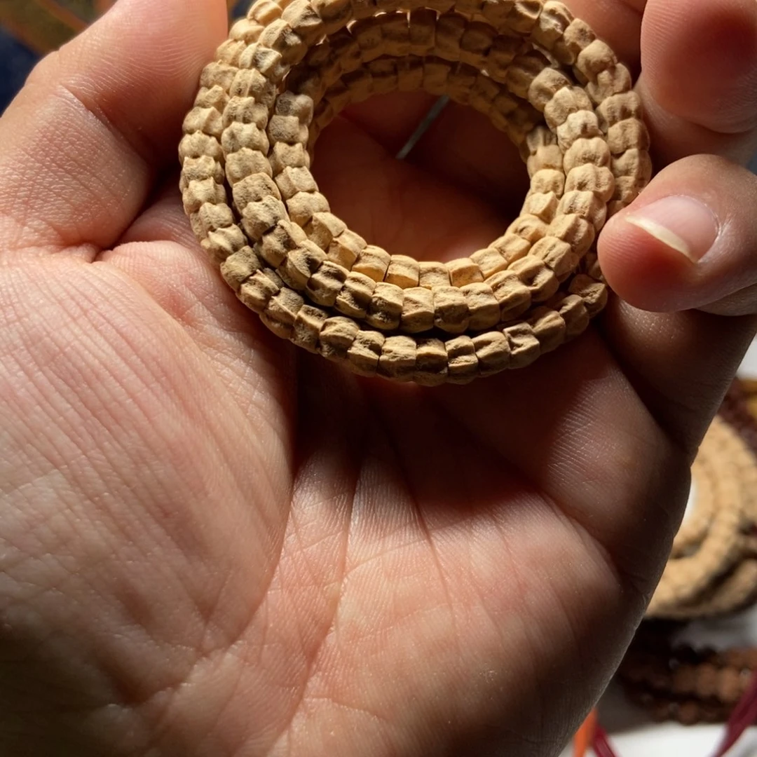 阿***般柏香籽/百香籽吊坠