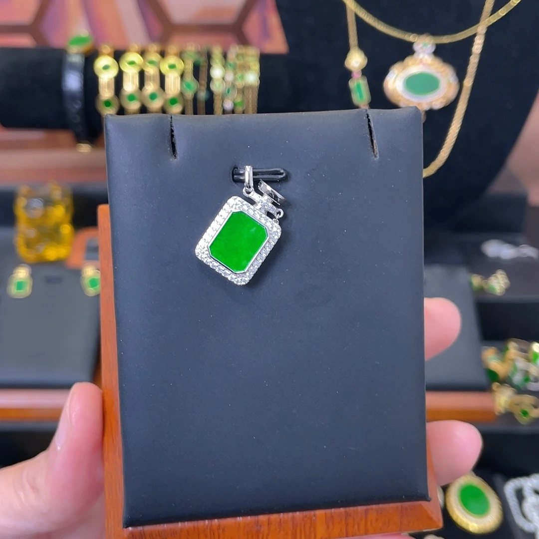 翡翠银S925镀金镶嵌吊坠(赠链)