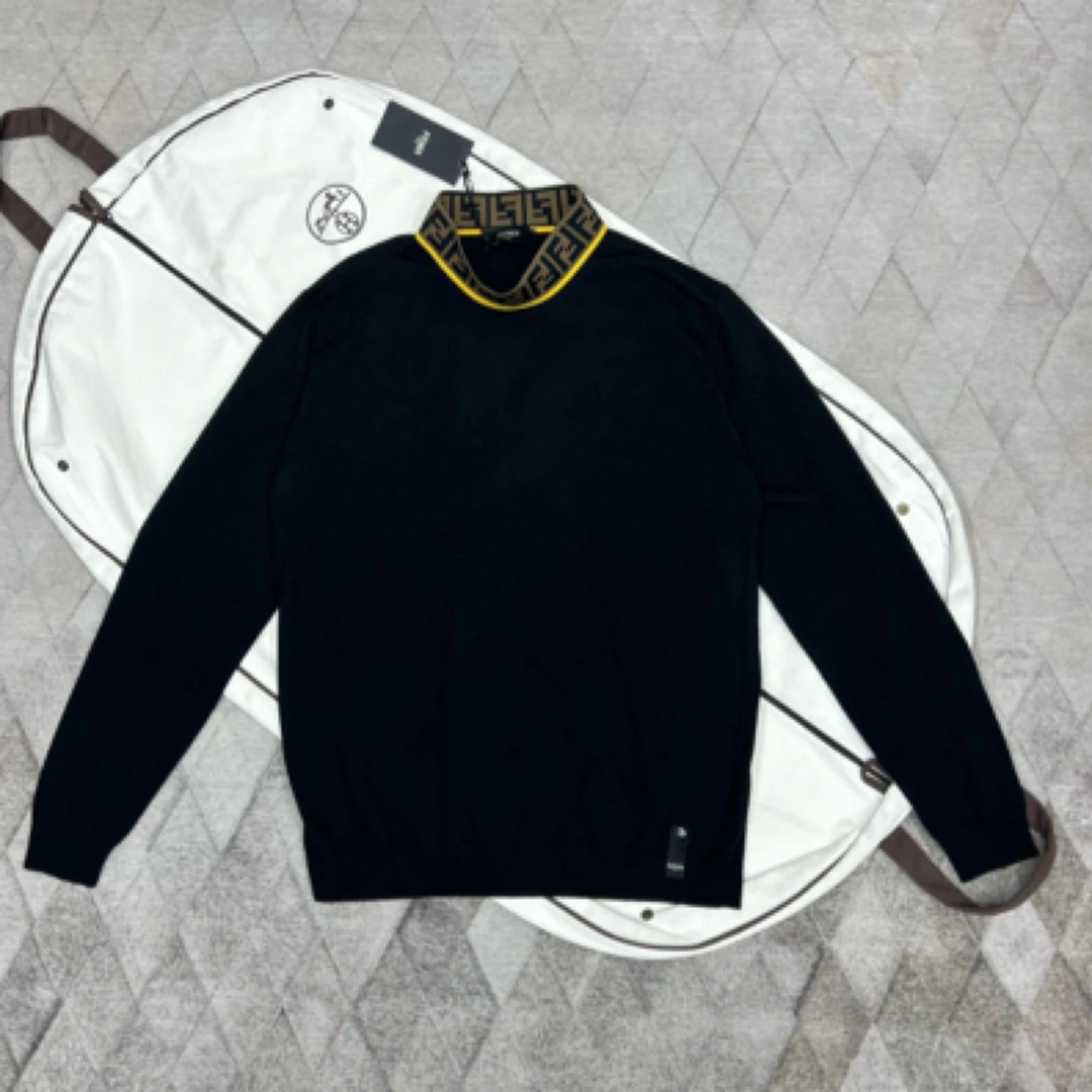 全新未使用 FENDI/芬迪 133085 LOGO领针织羊毛衫