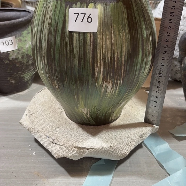 陶摆件高24，口14.5，有孔776