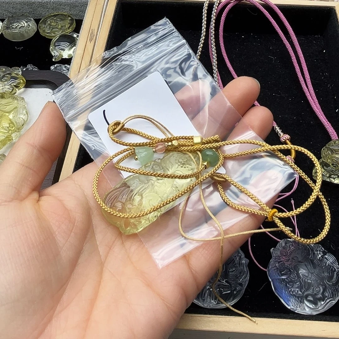 水晶颈饰未镶嵌黄水广结扇缘6号