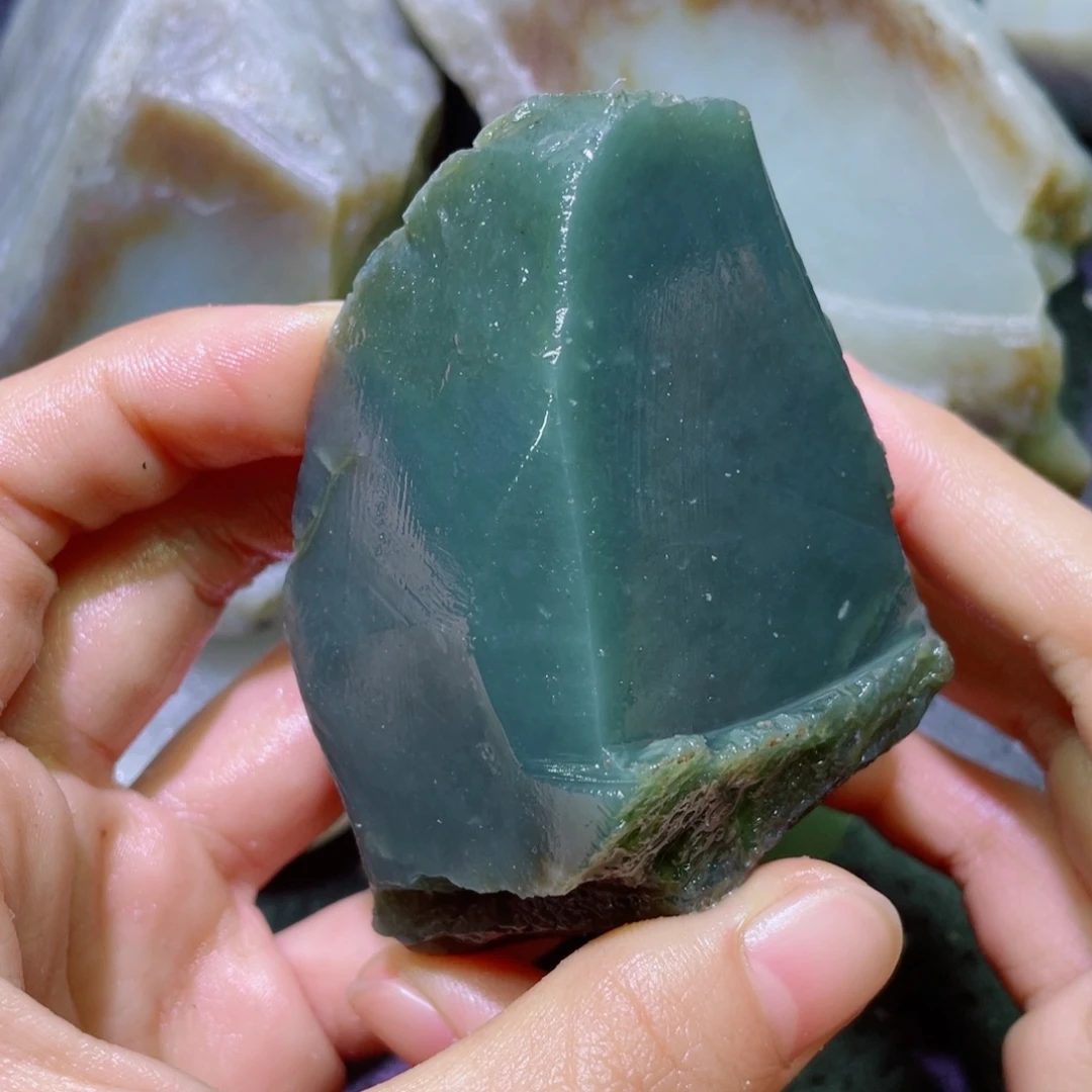 和田玉未镶嵌珠宝半成品