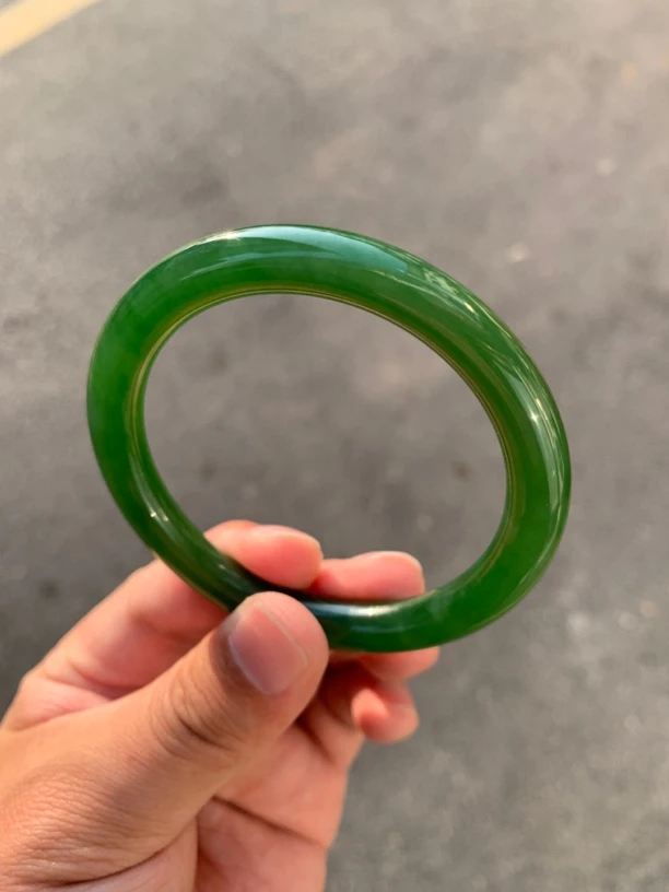 和田玉碧玉圆条手镯55/56口径辣绿色