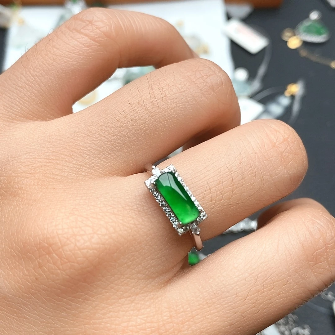 翡翠银S925镶嵌颈饰马鞍戒