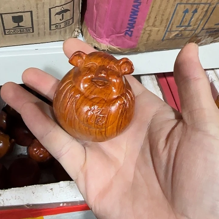 木花梨木7元宝福猪一只