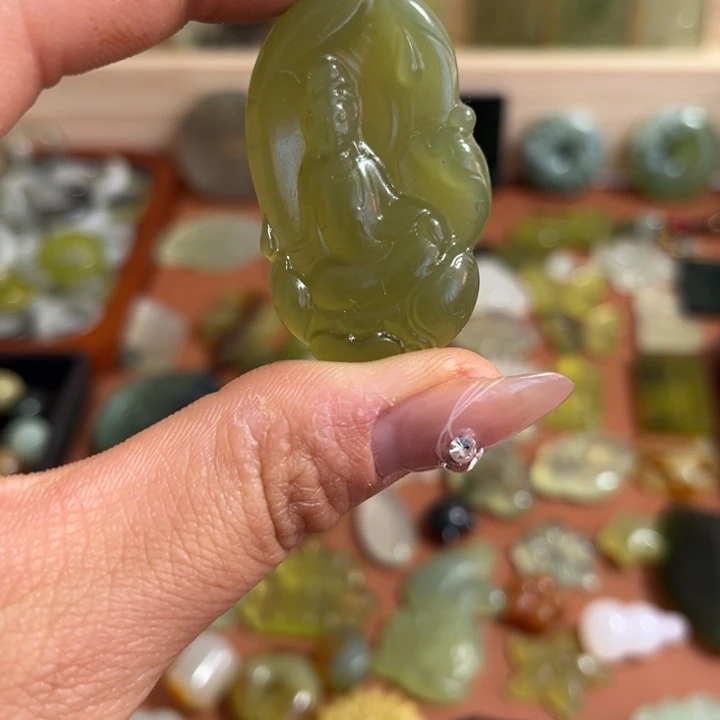 蛇纹石玉合金颈饰