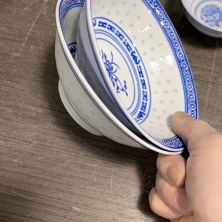 瓷片///////直径15厘米。2个。