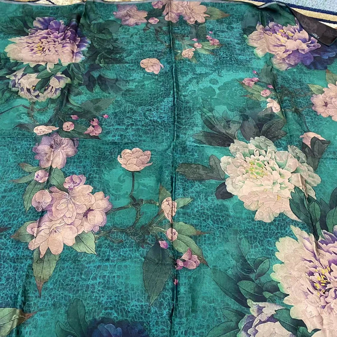 140香云纱湖丝42姆米方巾-绿龟纹-135cm桑蚕丝丝巾