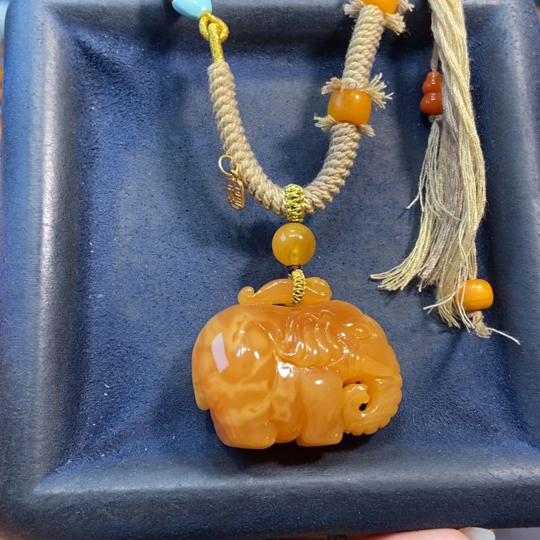 琥珀颈饰未镶嵌蜜蜡