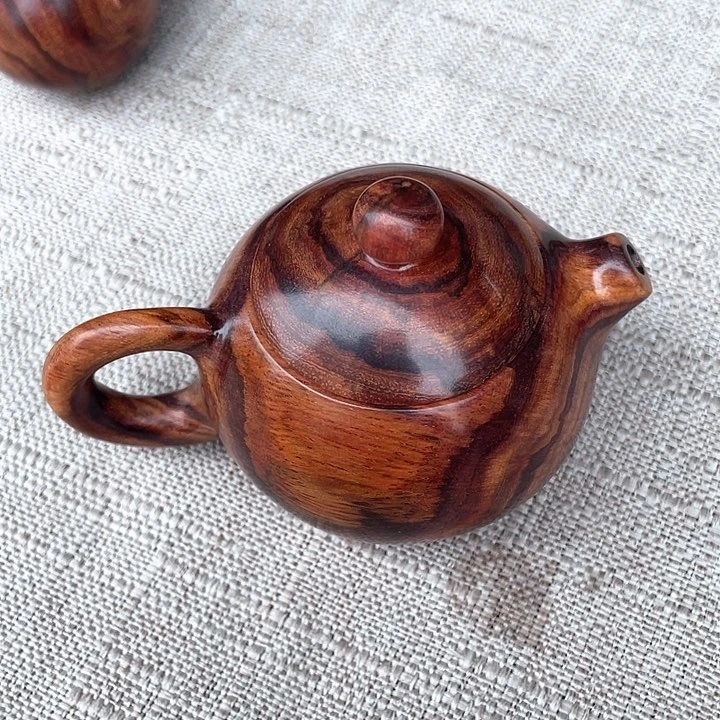 其他黄花梨/降香黄檀人**态海南黄花梨把壶