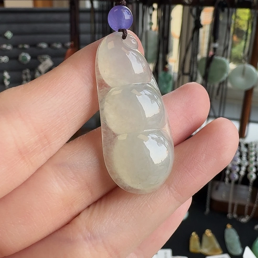 翡翠未镶嵌颈饰冰黄底豆子