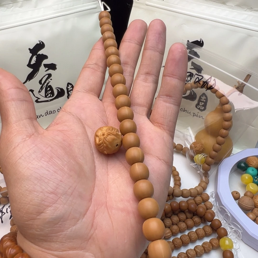 沈***租吊坠猴头核桃全品龙岩➕舔僧➕平安招财
