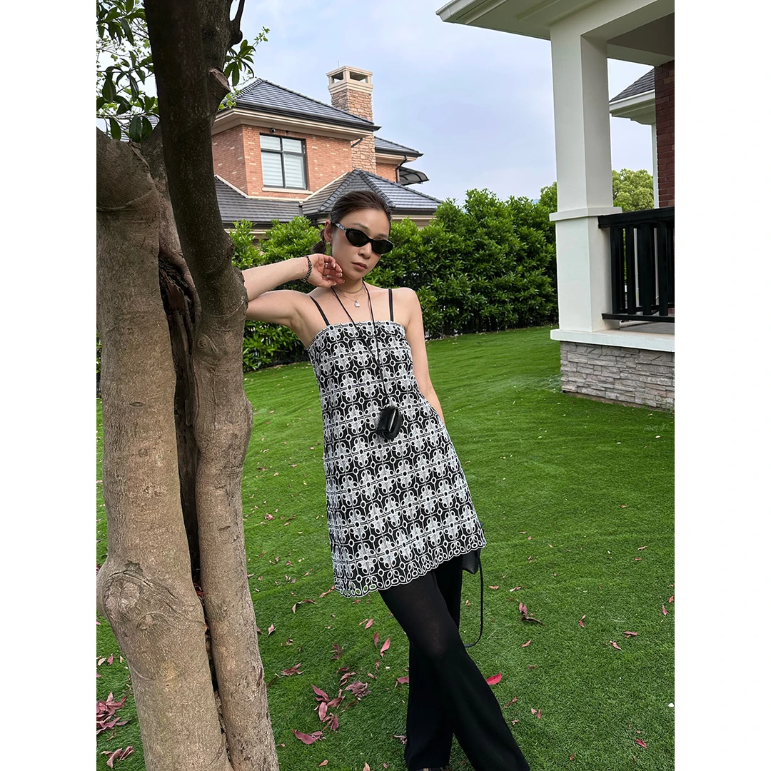 MANZANILLA 设计师 25春夏新品黑白刺绣小众吊带裙SOLSOL买手店
