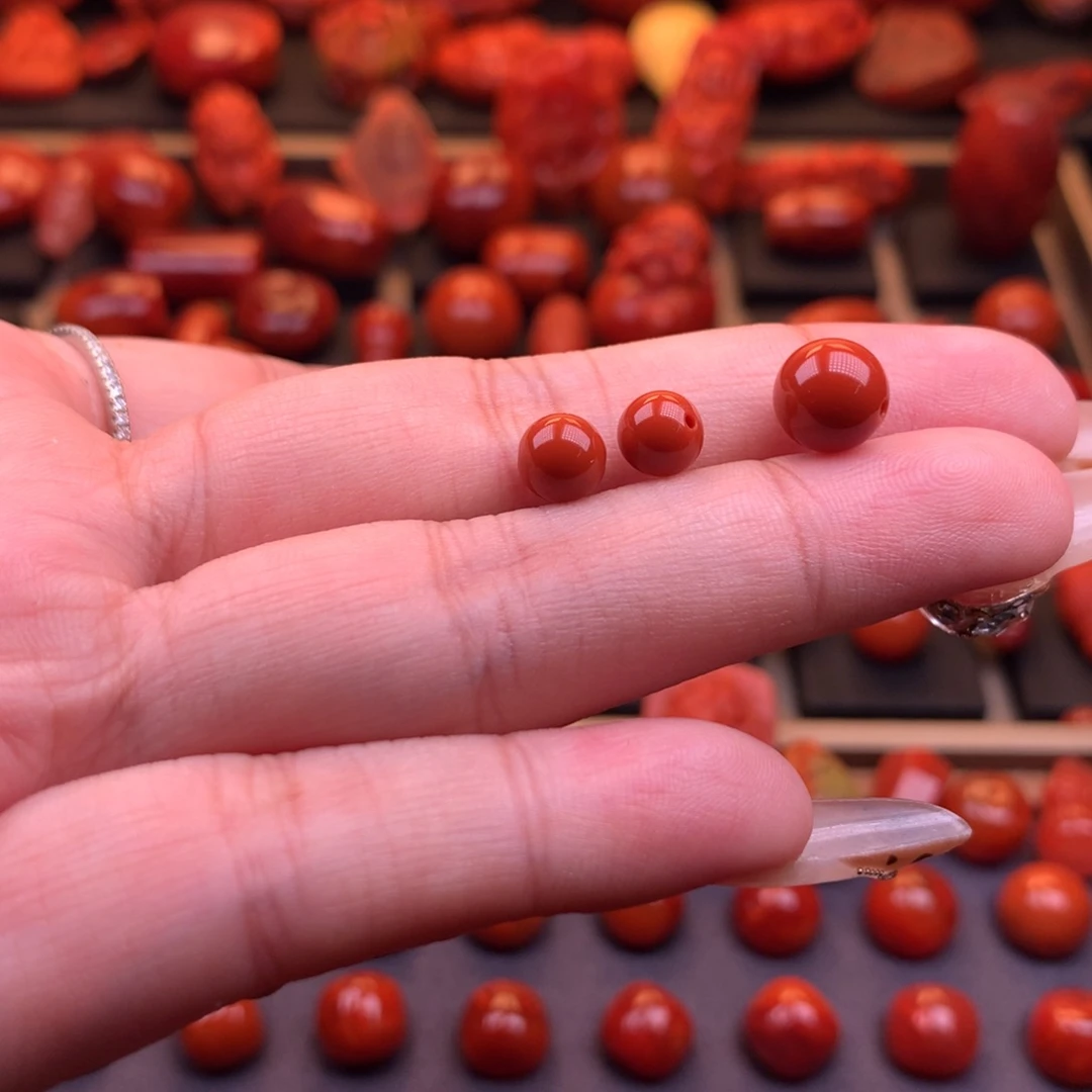 南红玛瑙未镶嵌原矿圆珠套装