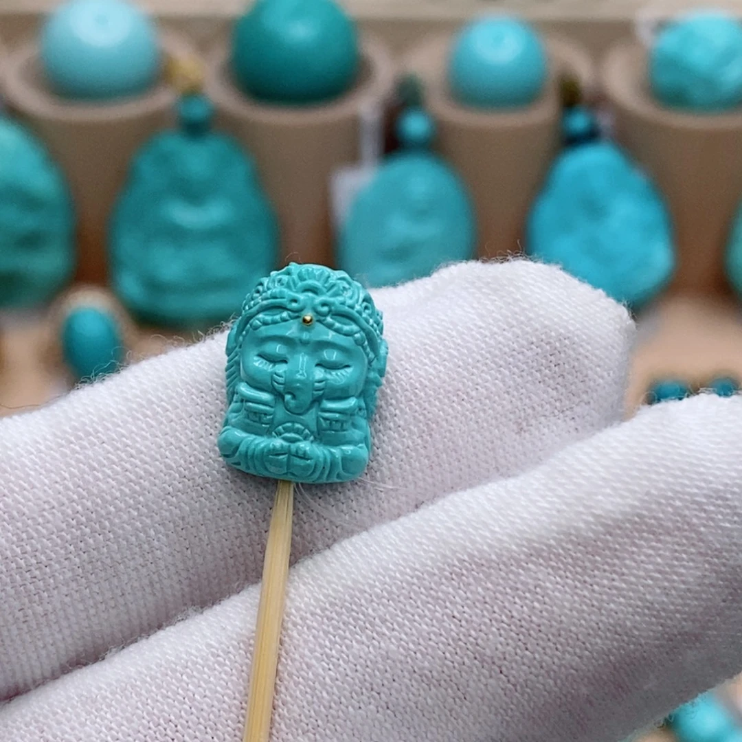 绿松石未镶嵌珠宝奇石