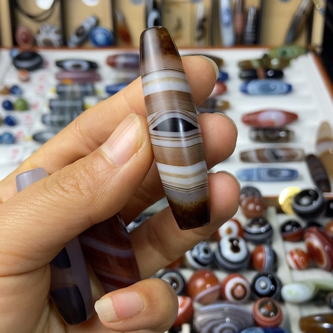 未镶嵌颈饰玛瑙/玉髓小*哥