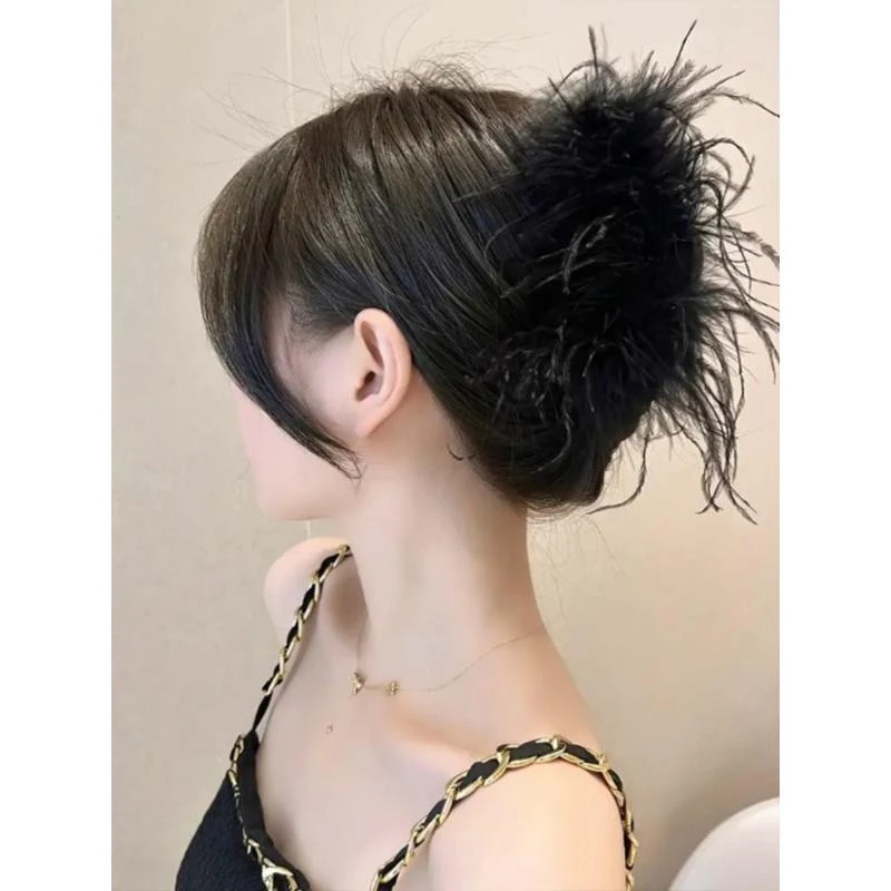 高级感黑色羽毛八字抓夹大号发夹女2025新款鸵鸟毛毛发量少鲨鱼夹