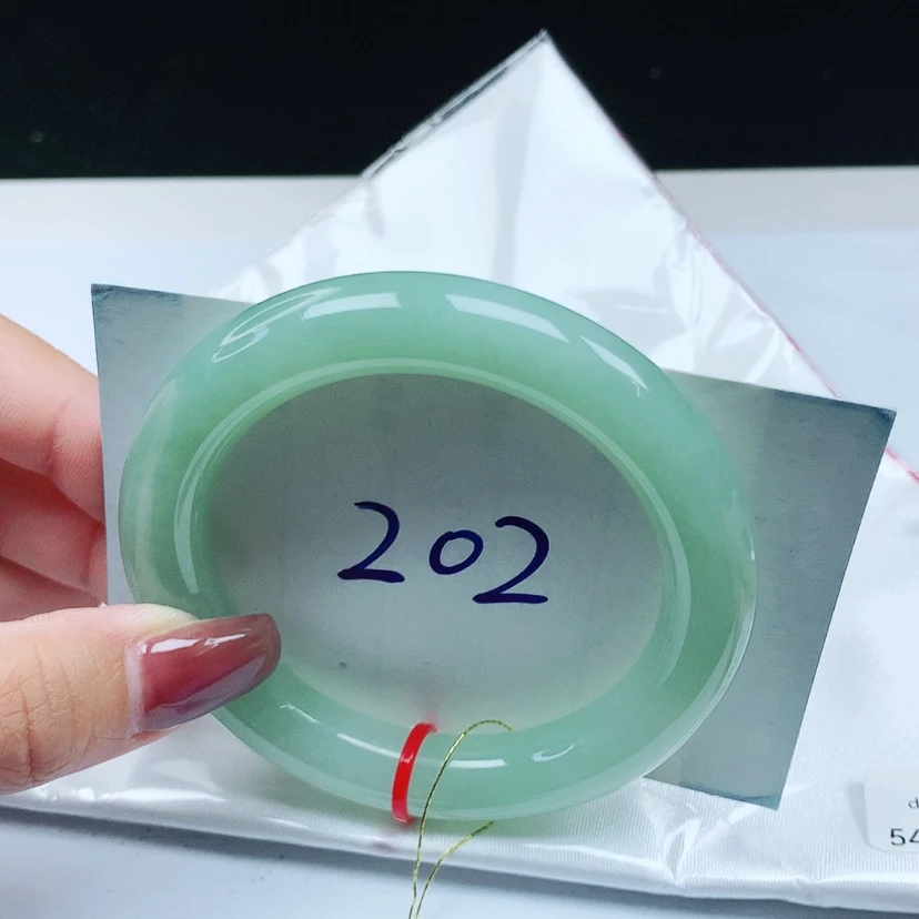 【闪购商品】翡翠手镯未镶嵌 圆条54+