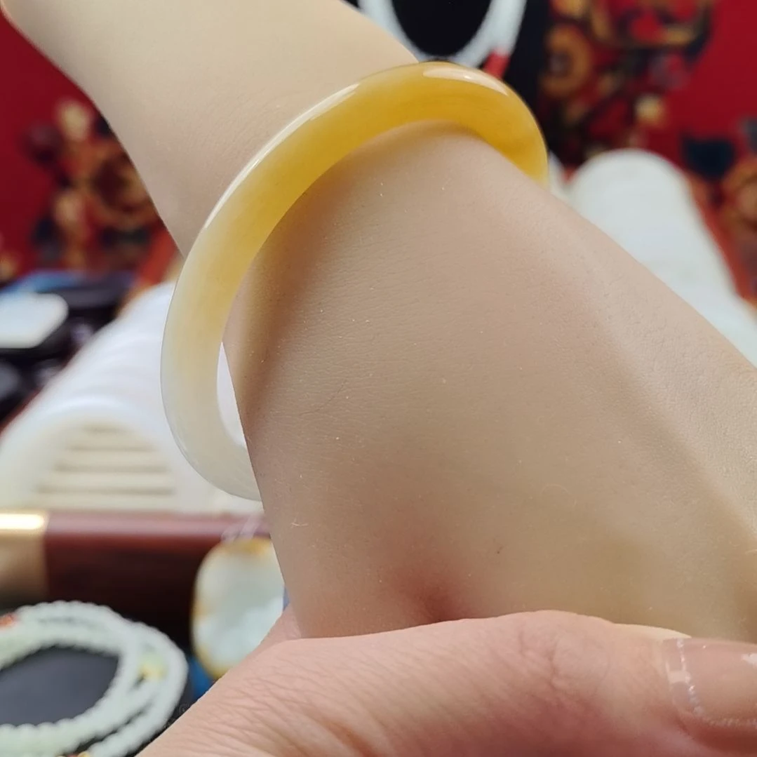 和田玉（糖玉）未镶嵌手镯