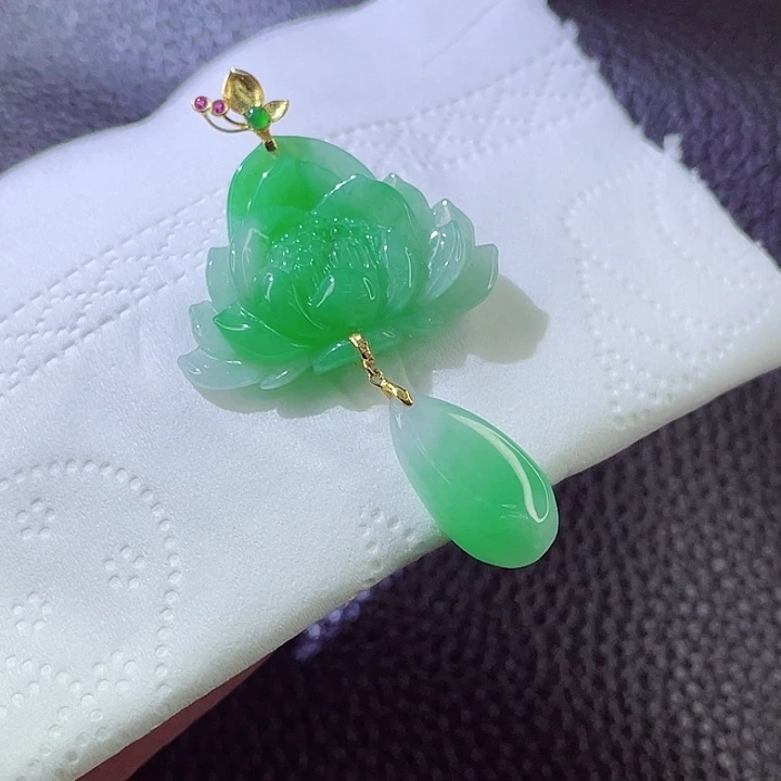 翡翠颈饰18K金镶嵌翡翠