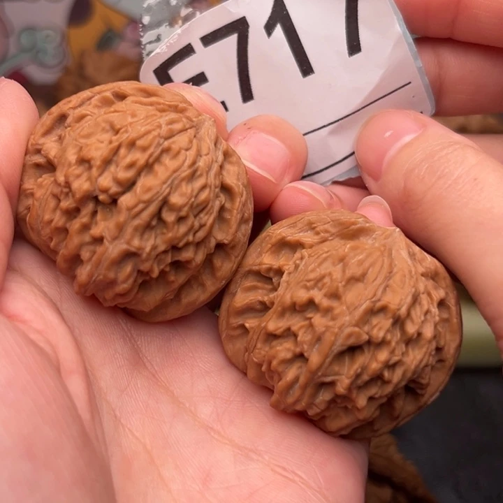 文玩核桃吊坠71磨盘40