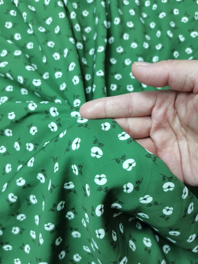 弹力乱麻面料 HTLLM0066 绿底小白花可做夏季连衣裙 寸衣面料