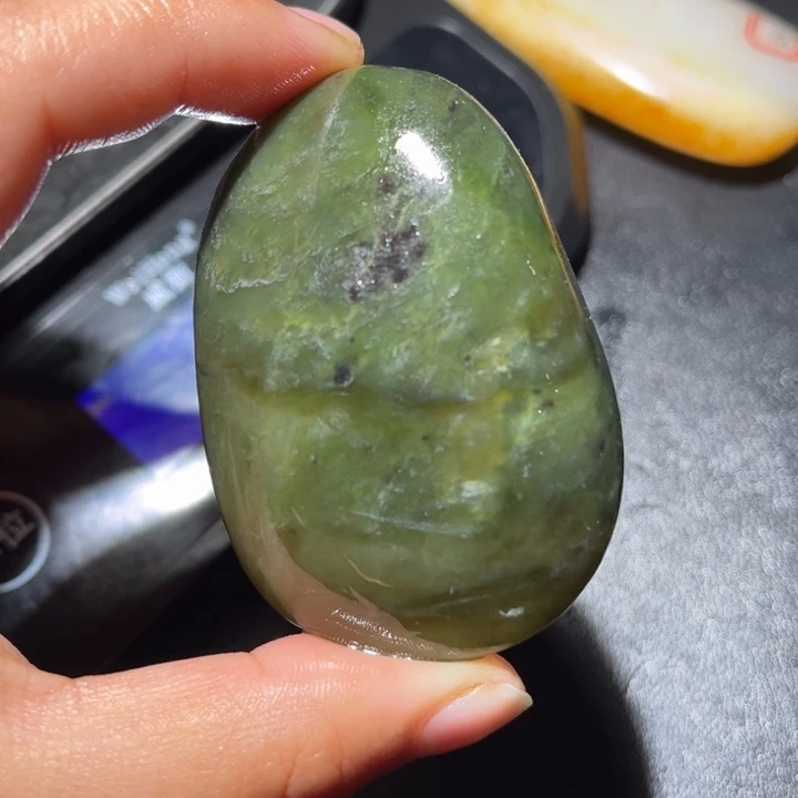 和田玉未镶嵌珠宝奇石