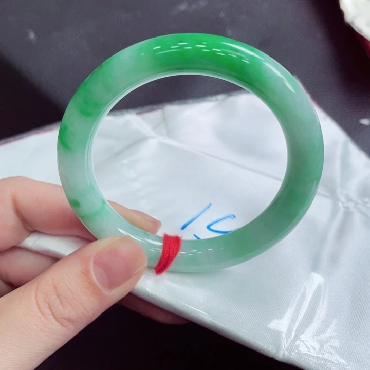 未镶嵌手镯翡翠翡翠