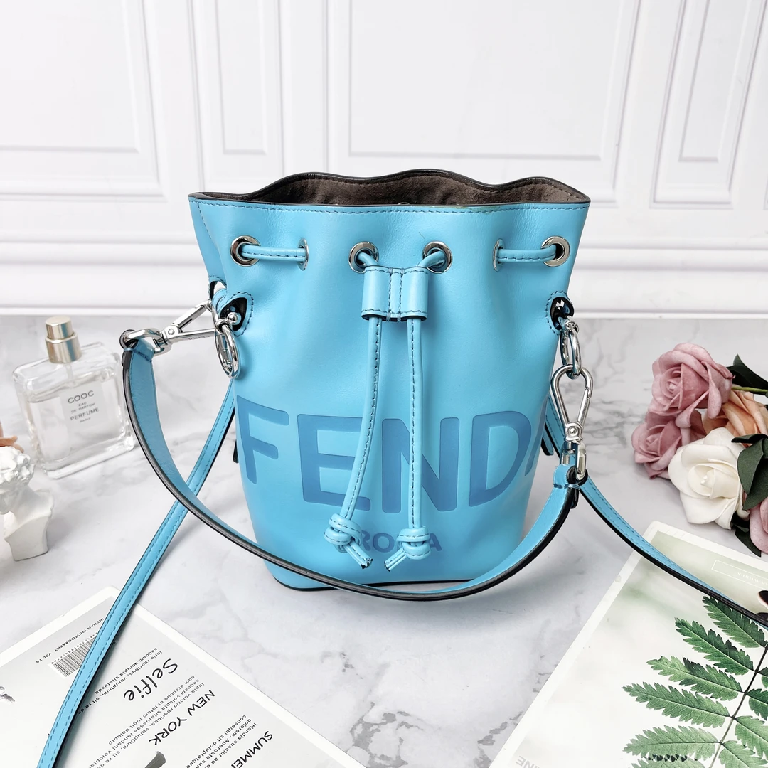 95新 FENDI/芬迪 Fendi/芬迪Mon Tresor蓝色迷你水桶包手袋