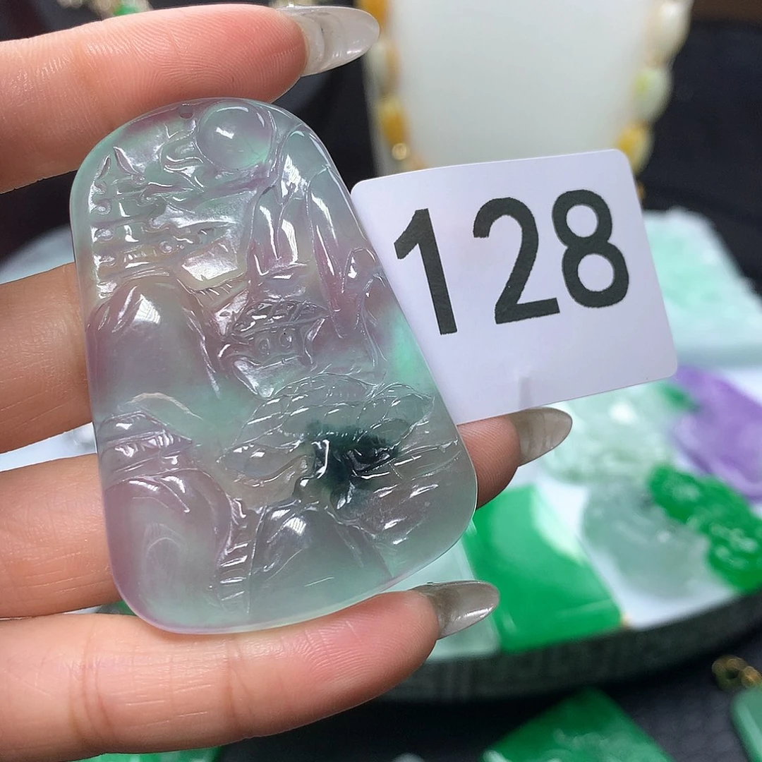 翡翠吊坠(赠链)未镶嵌