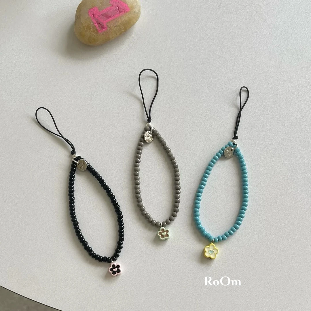 The earth room 花朵串珠mini链便携手机链