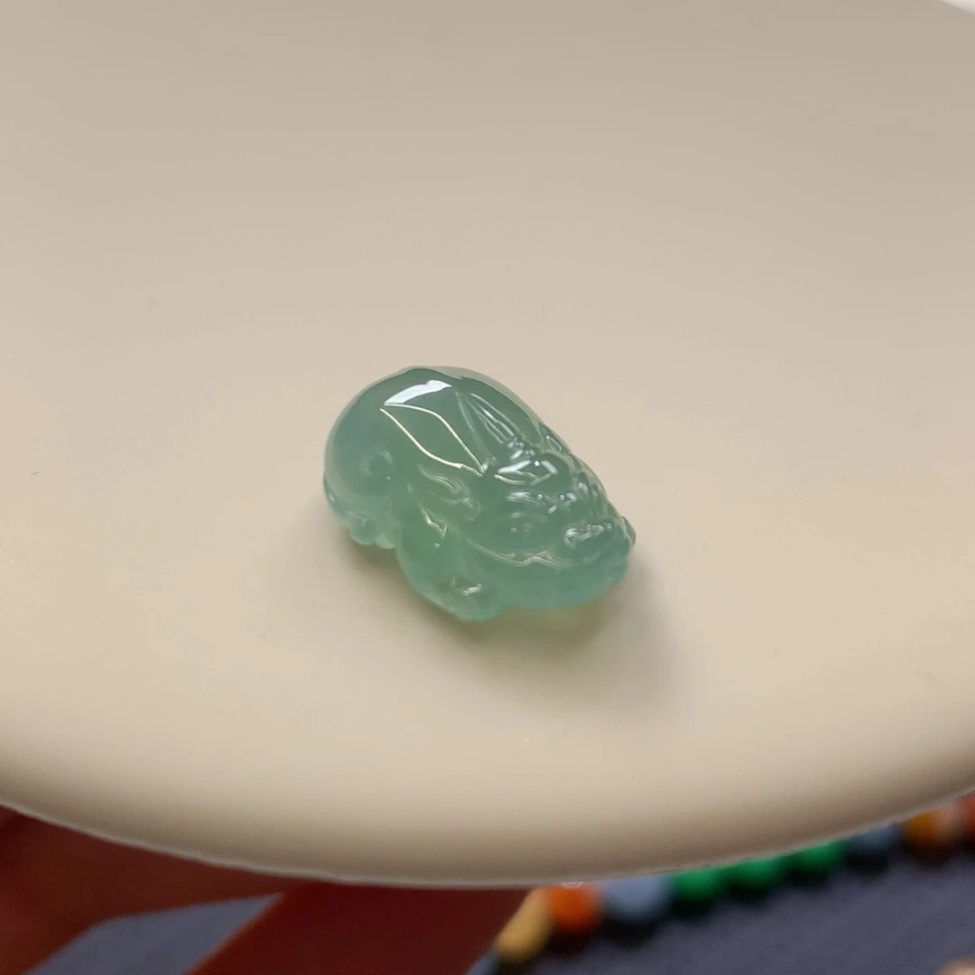 定制翡翠未镶嵌 毛货抛光定制 晴绿貔貅 起冰起胶