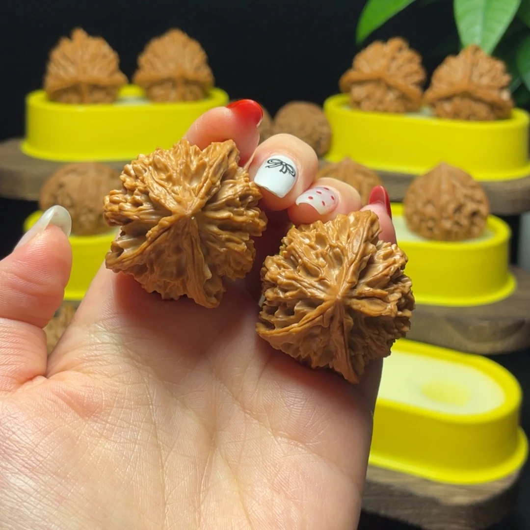 文玩核桃把件微修人字三棱37