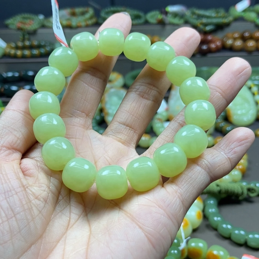 手链未镶嵌透闪石质玉与****过