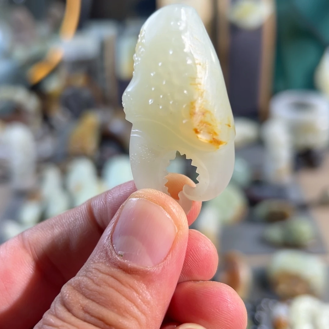 和田玉未镶嵌颈饰真皮真色