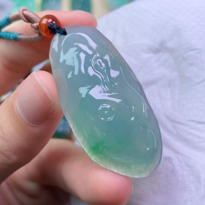 翡翠未镶嵌吊坠(不含链) 1571