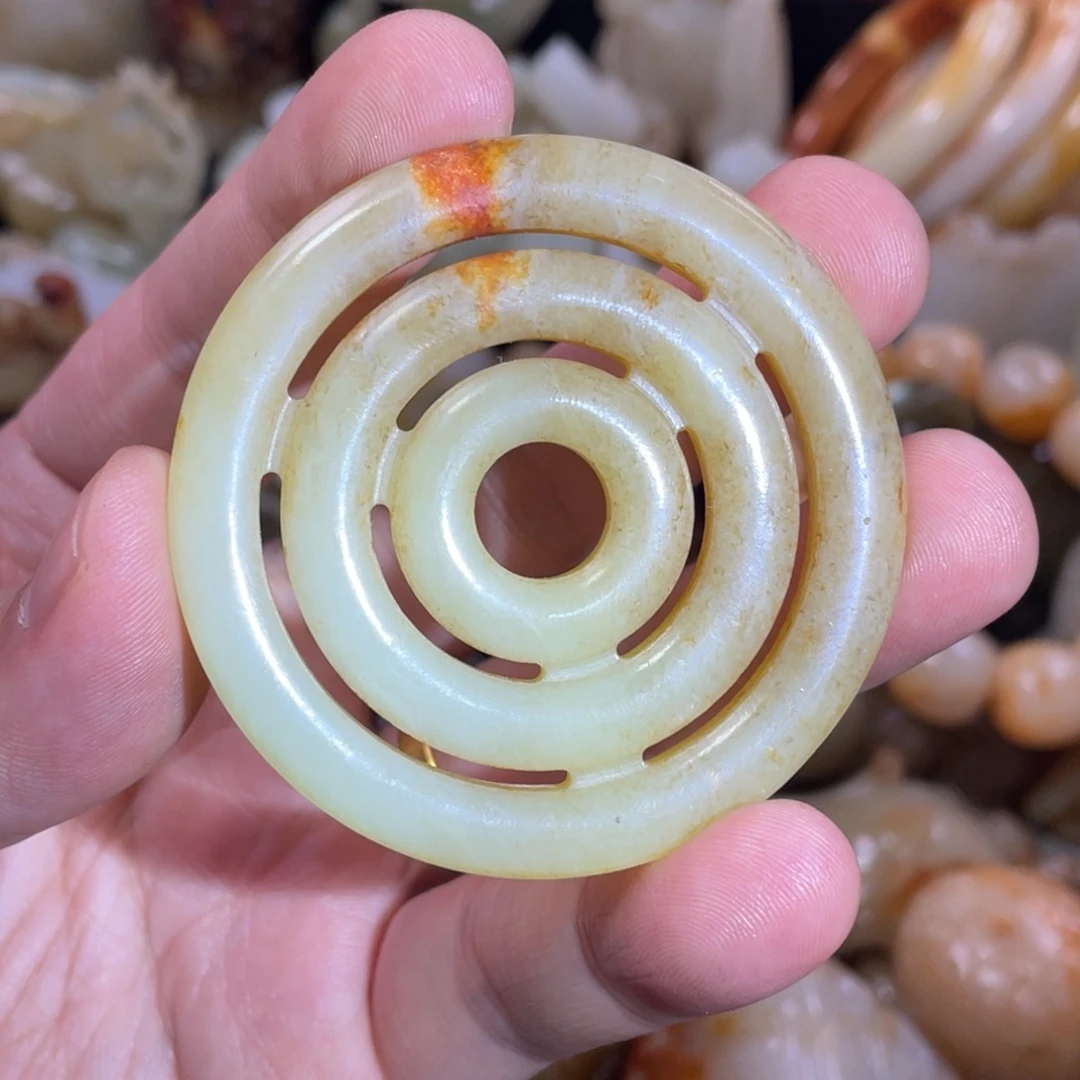 和田玉未镶嵌把件