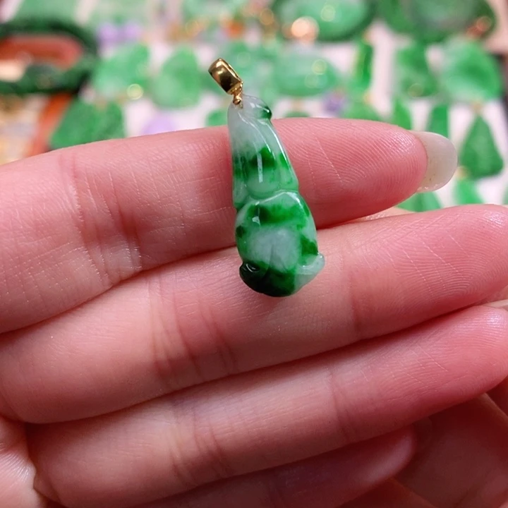 颈饰未镶嵌翡翠吊坠