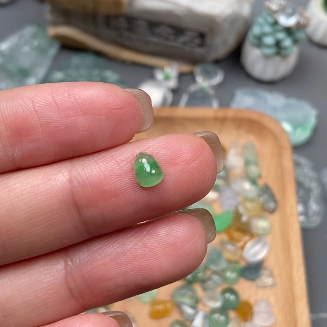 定制翡翠未镶嵌翡翠g绿瓜