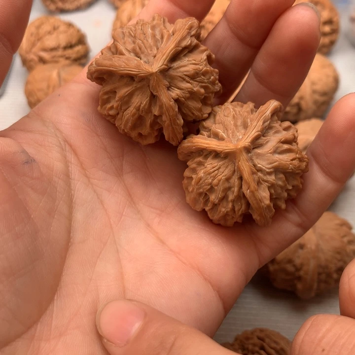 文玩核桃把件盘山三棱