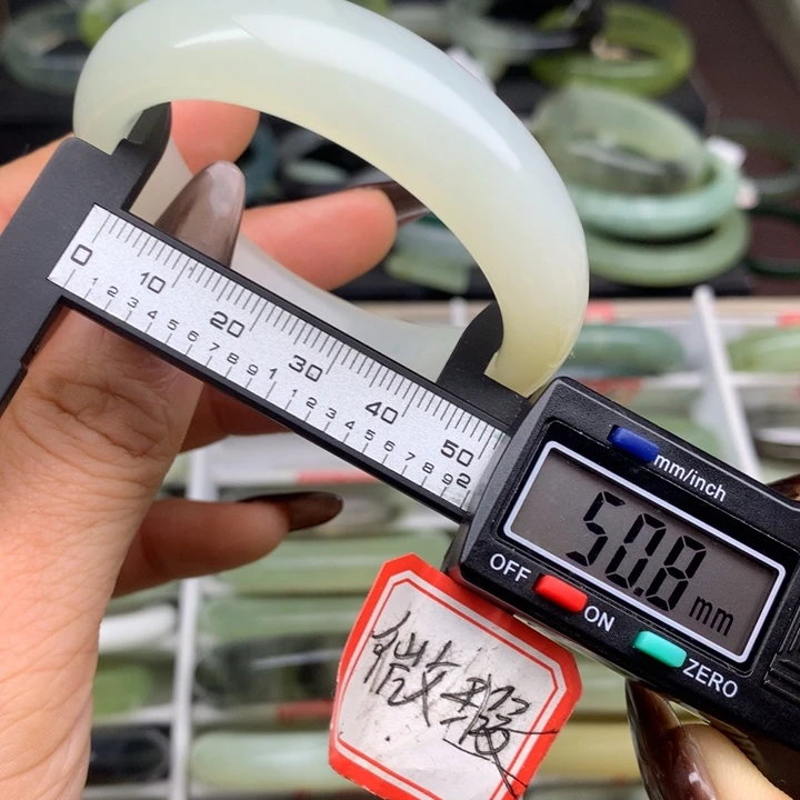 蛇纹石玉未镶嵌手镯859