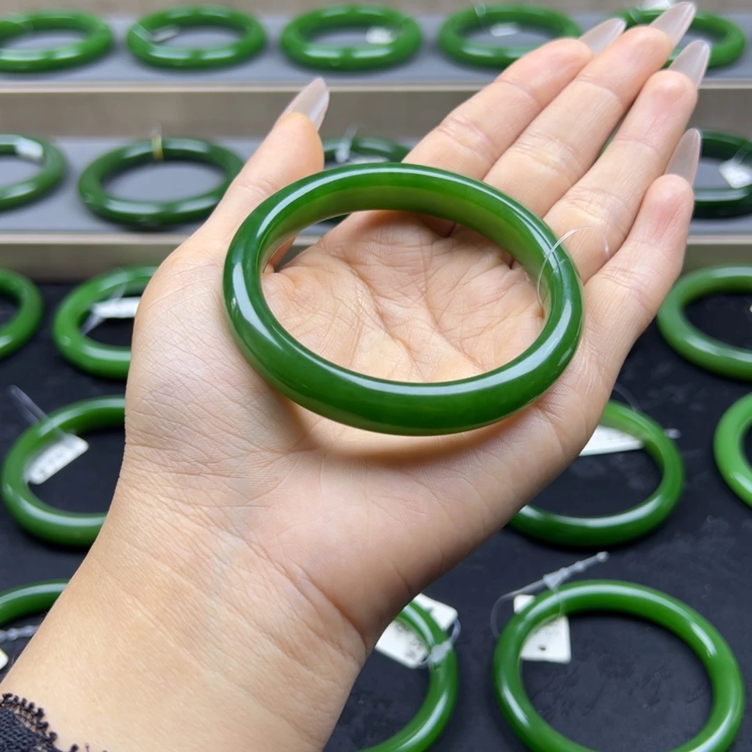 和田玉（碧玉）未镶嵌手镯